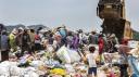 PLASTIC A COLLECTIVE SUICIDE-SCAVENGER_COLLECTING_ON_LANDFILL_KUTA_KINABALU_BORNEO-PHOTO PETER CHARAF-3090 copie.jpg